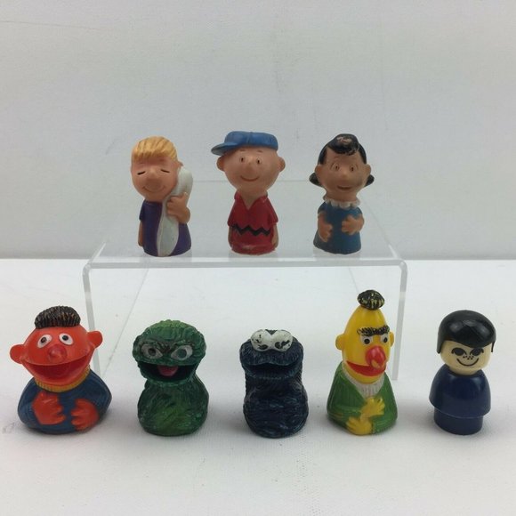 Other - Vintage Sesame Street Peanuts Muppets Figures Finger Puppet Lot